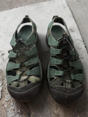 KEEN Newport H2 Men’s Size 15 Green Closed Toe Hiking Water Sandals